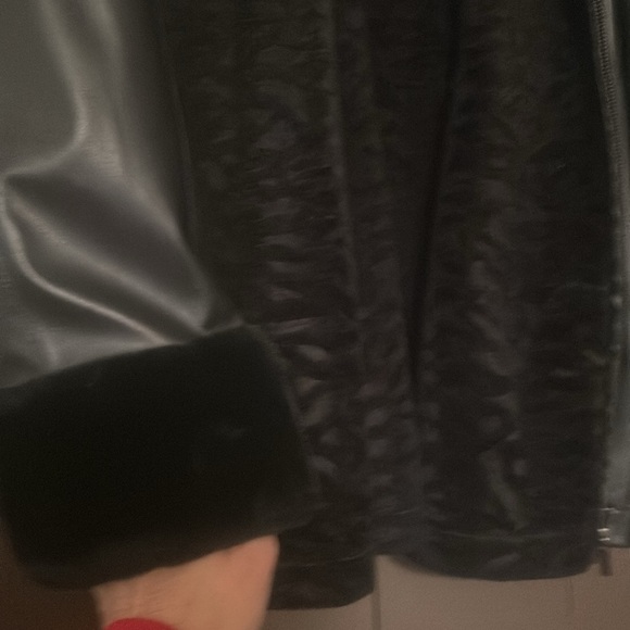 Giacca Gallery very nice Faux Mink/ Faux Leather Reversible Coat, medium - Picture 3 of 9